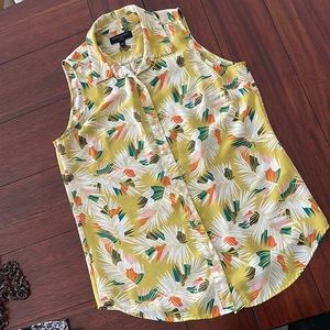 Banana republic top size medium